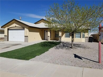 532 Thayer Pease Ave, Horizon City, TX 79928 - photo 3