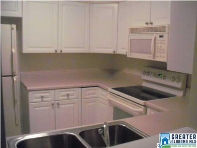 Home comes with all kitchen appliances