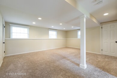 560 Spruce Dr, Naperville, IL 60540 - photo 4