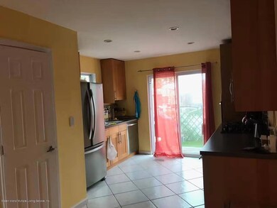 286 Lamport Blvd, Staten Island, NY 10305 - photo 4