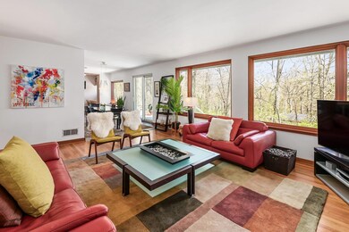 470 Canyon Dr NE LR to DR