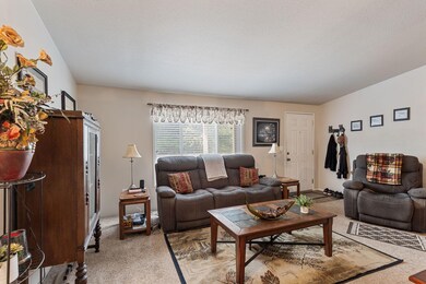 2040 Robertson Bridge Rd, Grants Pass, OR 97526 - photo 3