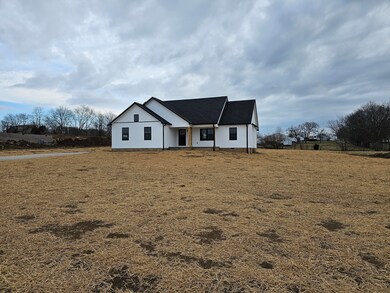 132 Gracelynn Cir, Harrodsburg, KY 40330 - photo 2