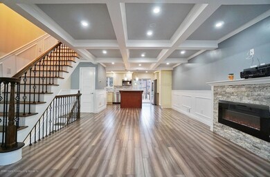 (3) Main Floor