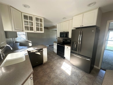 415 35th St SE, Cedar Rapids, IA 52403 - photo 3