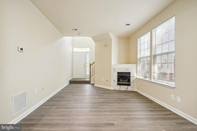 12899 Titania Way unit 10, Woodbridge, VA 22192 - photo 3