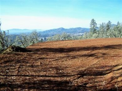 210 Harpazo Ln, Grants Pass, OR 97527 - photo 6