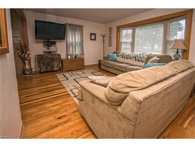 Large bay window allows for lots of natural light 