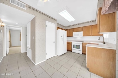 10821 W Mission Ln unit 192, Sun City, AZ 85351 - photo 6