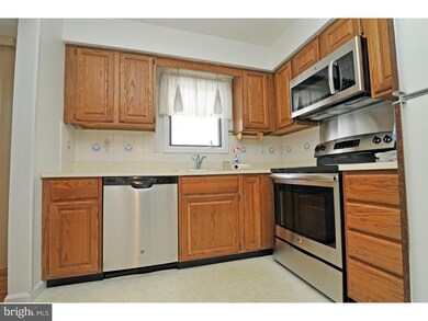 1747 W Chester Pike unit 31, Havertown, PA 19083 - photo 5