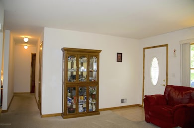 Foyer/Living Room