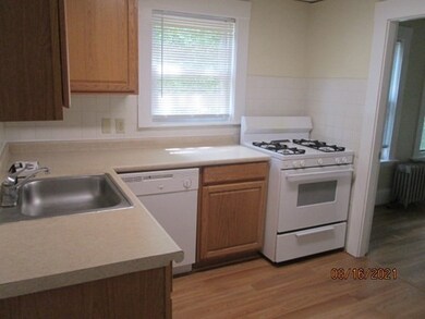 40 Central St unit 2, Wakefield, MA 01880 - photo 4