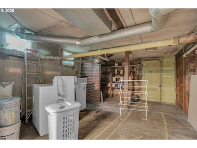 1626 SE Alder St, Portland, OR 97214 - photo 6