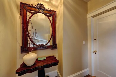 37 Clarendon Ave unit 2, Providence, RI 02906 - photo 5