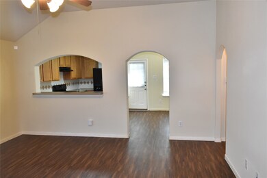 3407 Cypress Village Dr, Pearland, TX 77584 - photo 3