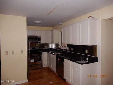 555 Prospect St, Hawley, PA 18428 - photo 5