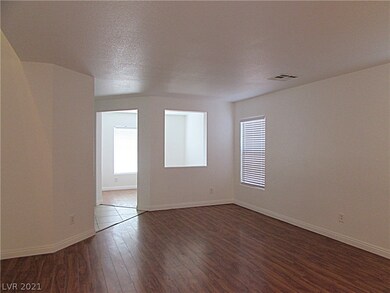4774 Idols Eye Ct, Las Vegas, NV 89139 - photo 6