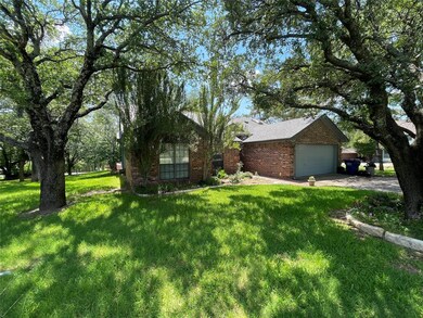 317 Sunrise Dr, Granbury, TX 76049 - photo 2