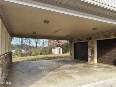 124 Arlington Cir, Kingsport, TN 37663 - photo 3