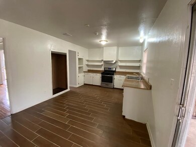 7543 Hereford St, Houston, TX 77087 - photo 7