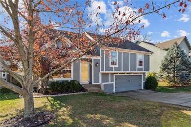 571 W Northview St, Olathe, KS 66061 - photo 3