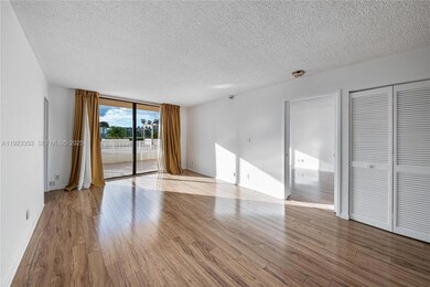 Winston Towers 700 unit 307, Sunny Isles Beach, FL 33160 - photo 2