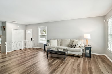 1115 E Orchard St, Arlington Heights, IL 60005 - photo 2