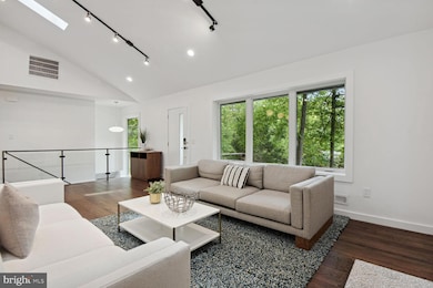 6340 Waterway Dr, Falls Church, VA 22044 - photo 5