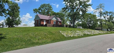 712 N Madison St, Montezuma, IN 47862 - photo 2