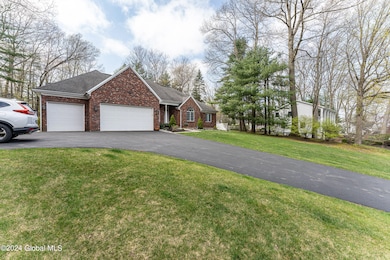 15 Tulip Tree Ln, Schenectady, NY 12309 - photo 3