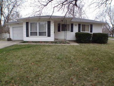 2405 Victory Dr, Cedar Falls, IA 50613 - photo 2