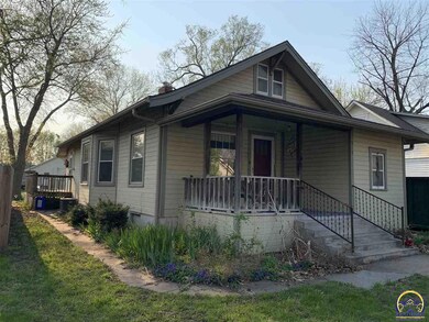 515 Spruce St, Rossville, KS 66533 - photo 2