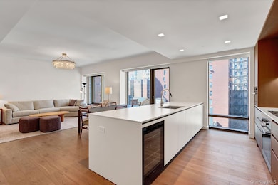 200 E 21st St unit 8A, New York, NY 10010 - photo 6