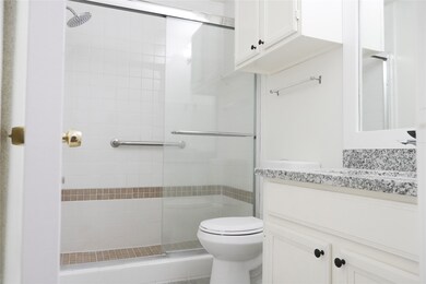 9406 Tree Bridge St, Houston, TX 77075 - photo 6