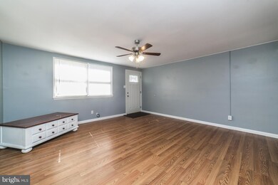 3175 Shiloh Ct, Halethorpe, MD 21227 - photo 3