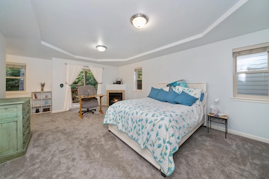 140_Breezee_Way-005-Broken_Banj