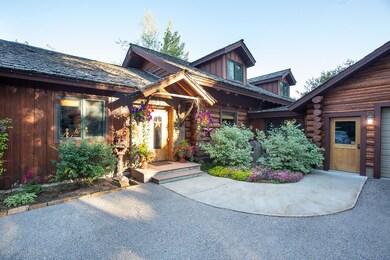 4-Bedroom Main House and Guest House