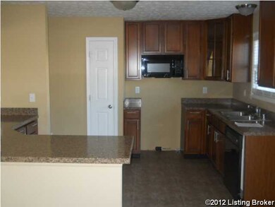 8807 Teak Dr, Louisville, KY 40228 - photo 3