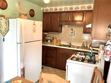 Appliances convey in the Kitchen