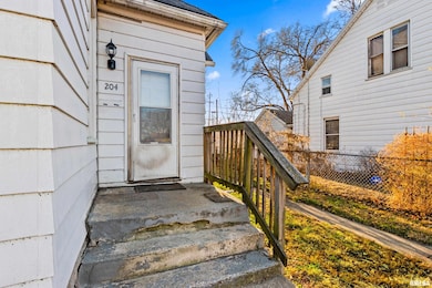 204 Catherine St, Pekin, IL 61554 - photo 3