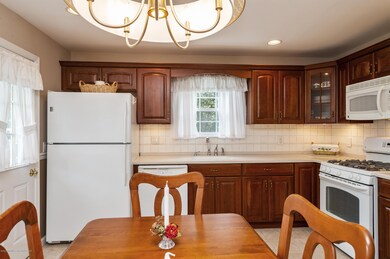 9 Crescent Rd, Holmdel, NJ 07733 - photo 5