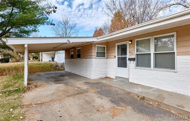 8701 Harold Dr, Saint Louis, MO 63134 - photo 5