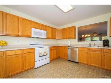 Neutral tones with a full compliment of appliances