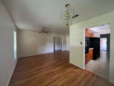 3206 Garapan St, Houston, TX 77091 - photo 5