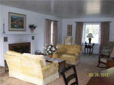 Living Room Spacious, bright living room with wbfp