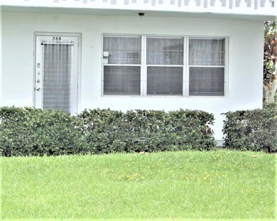 269 Camden L, West Palm Beach, FL 33417 - photo 2