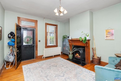 501 W Johnson St, Staunton, VA 24401 - photo 6