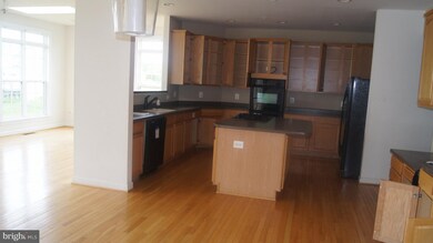 7110 Glen Pine St, Glenn Dale, MD 20769 - photo 6