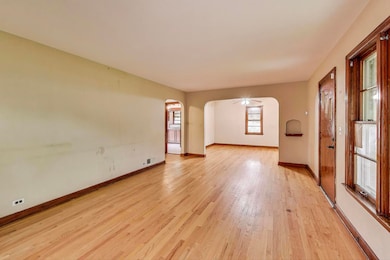 7232 W Oakton St, Niles, IL 60714 - photo 5