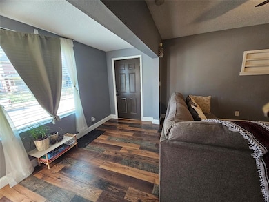 1427 7th St, Des Moines, IA 50314 - photo 2